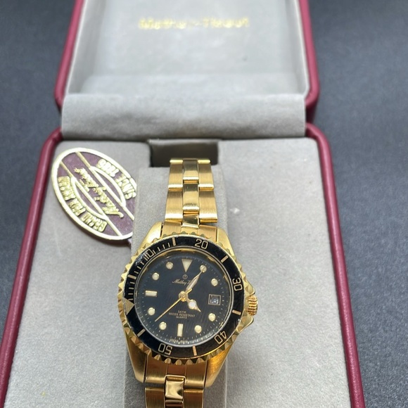 Mathey-Tissot gold tone ladies quartz watch - Picture 7 of 8